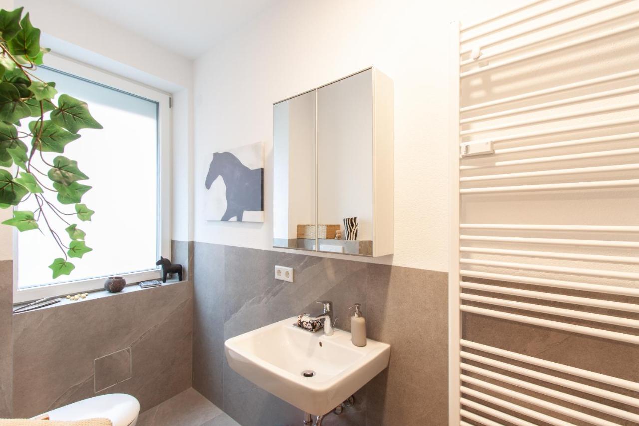 Juliusliving - Modernes Wohnen An Der Juliuspromenade Appartement Würzburg Buitenkant foto